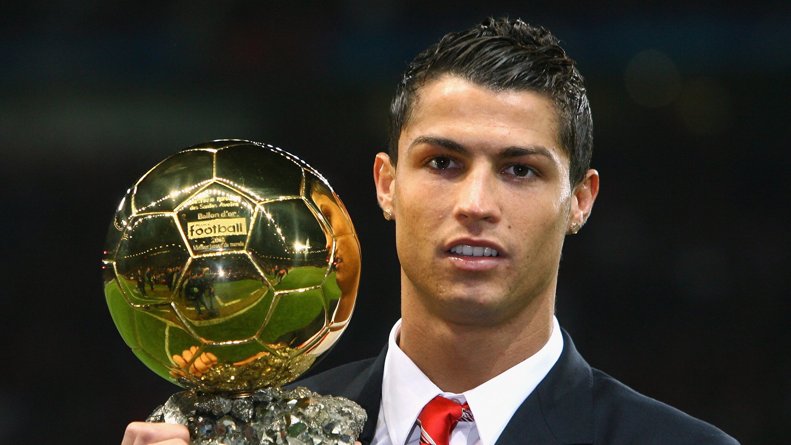 AYX体育官网-“德甲豪强轮番上演精彩进球，比赛激动人心”，德甲进球集锦