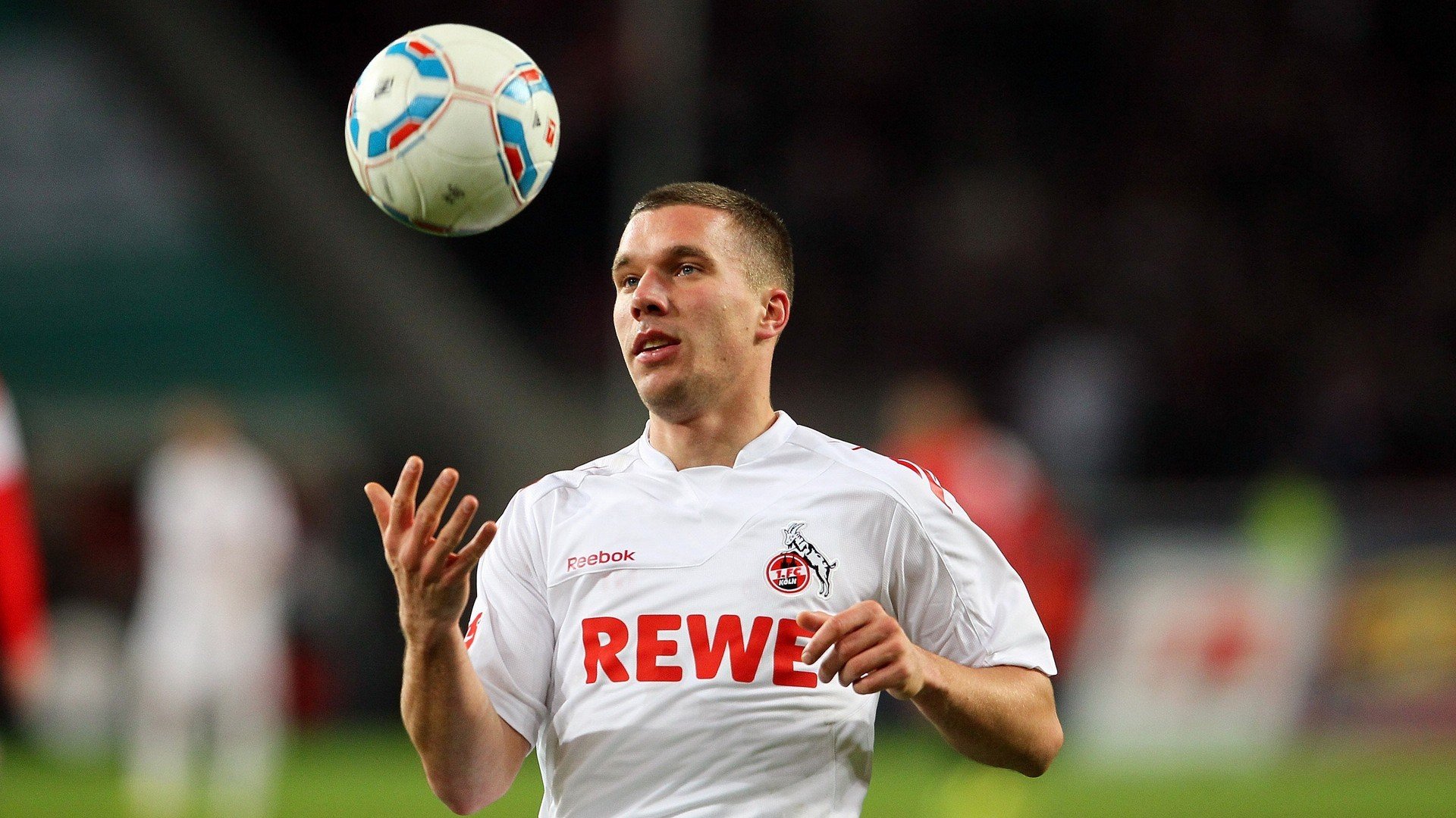 “虚拟现实与增强现实结合，重新定义青训的沉浸式体验”，虚拟现实训练法